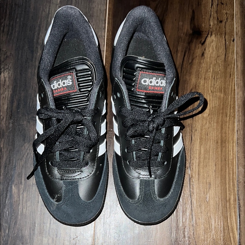 Adidas Black and White Sneakers Sleek Athletic Design